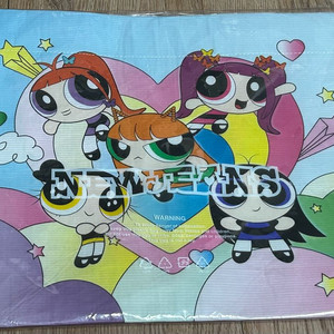 뉴진스X 파워퍼프걸 미디엄 리유저블 백