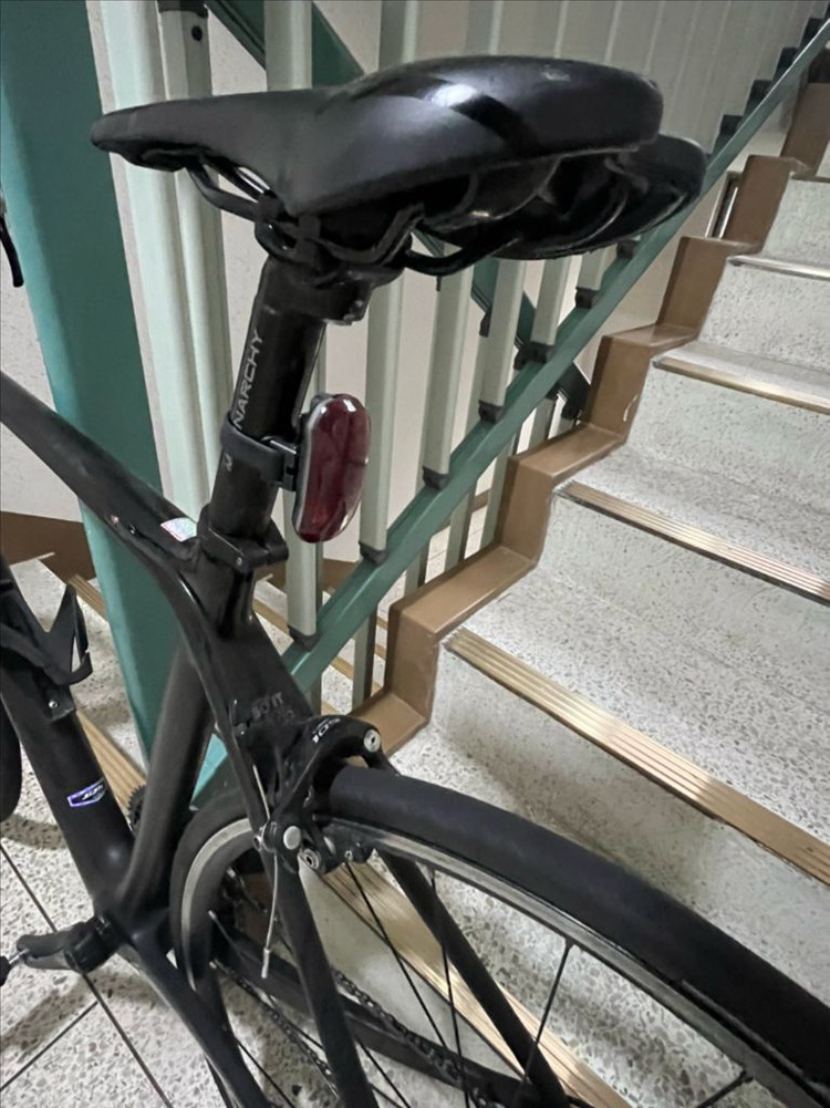 첼로 케인 풀카본 로드자전거 이미지