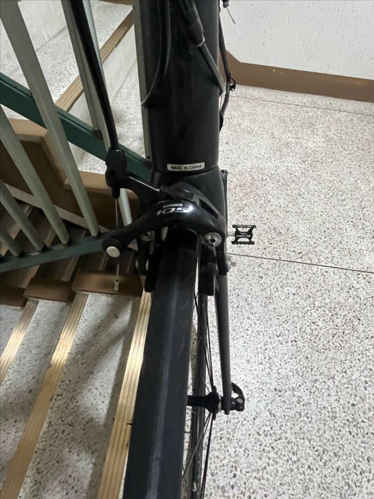 첼로 케인 풀카본 로드자전거 이미지