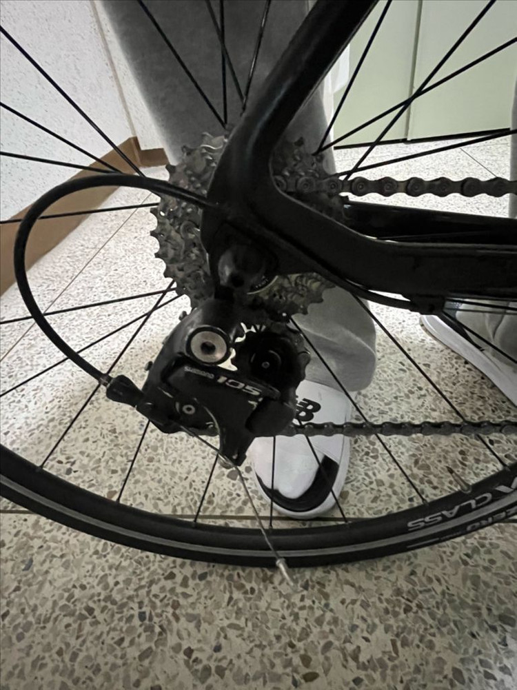 첼로 케인 풀카본 로드자전거 이미지