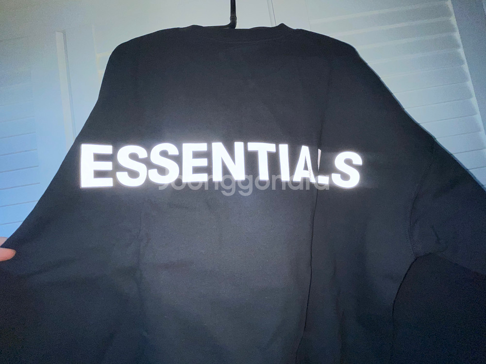 피오갓 Essentials 리플렉티브 맨투맨 새제품 L--0