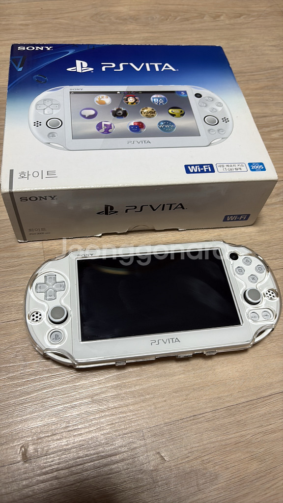 PS Vita 2세대 화이트 판매합니다.--1