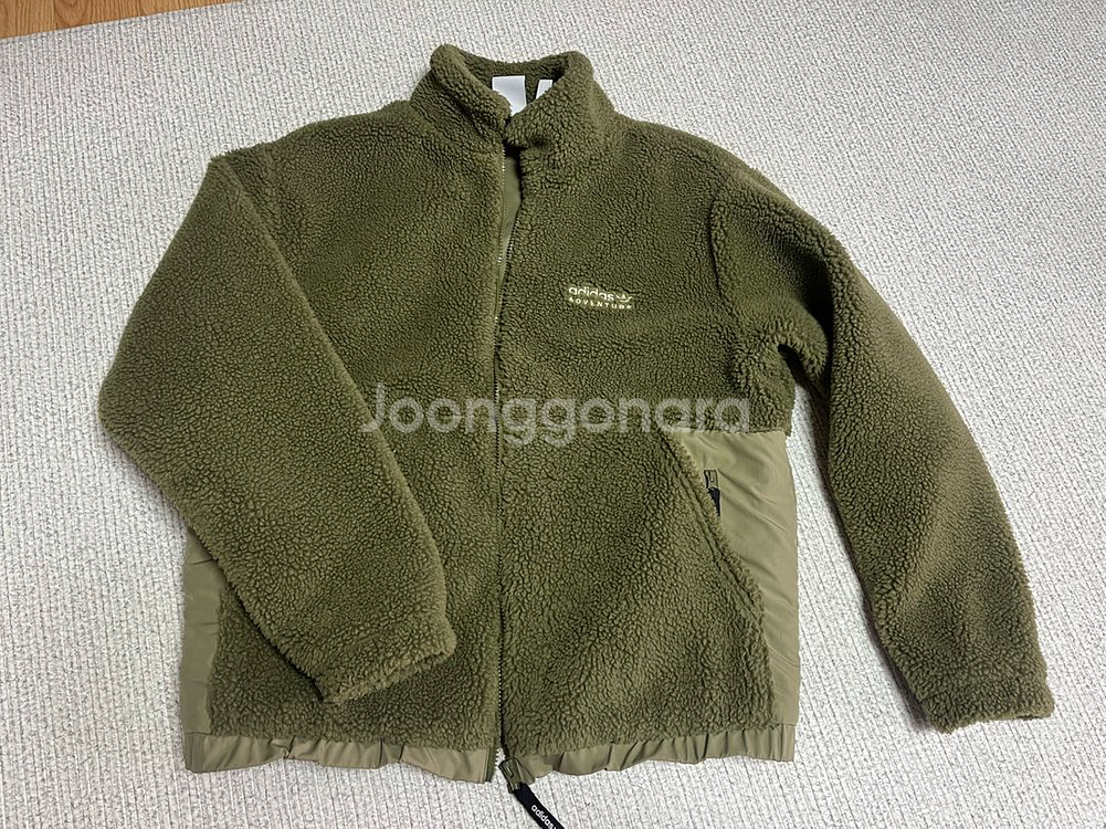 아디다스 플리스 카키색--1