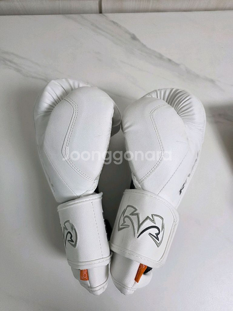 라이벌 rb10 화이트 판매합니다--2