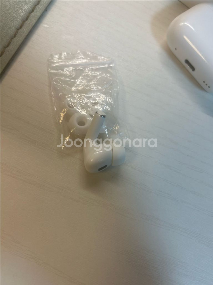 에어팟프로2세대 s급 c타입 오른쪽(부품 포함)--1