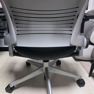 스틸케이스 립체어v2 가죽 풀옵