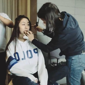폴로 크리스탈 정수정 후드티 xs