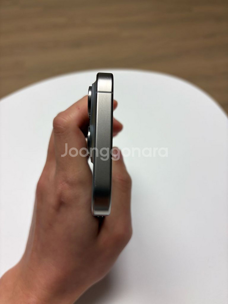아이폰 15pro 내츄럴티타늄 128gb--12