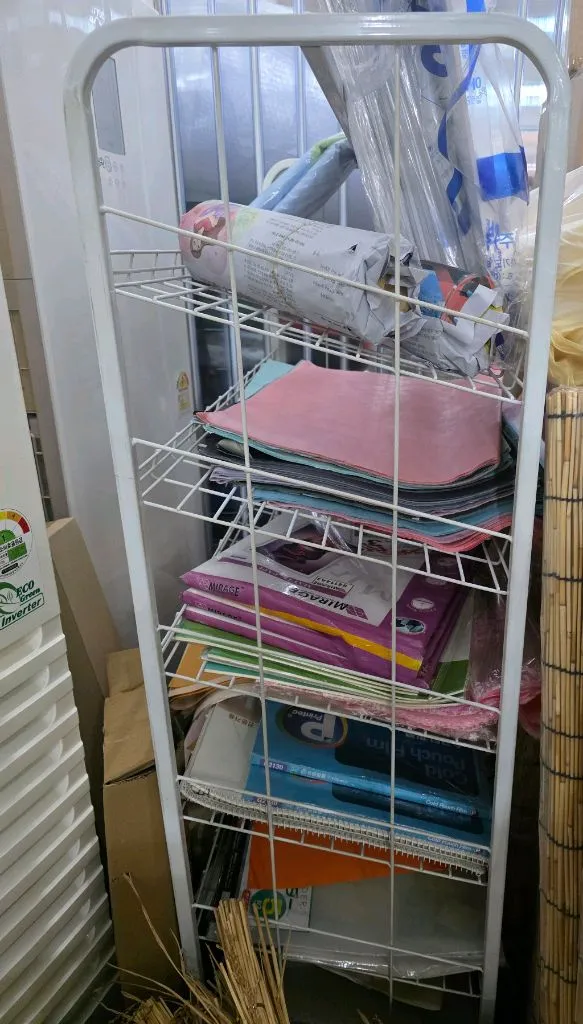 냉장고.안내데스크.진열장.의자.이젤 이미지