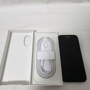 아이폰 16 스그 256GB / 생활기스 외 상태 최상