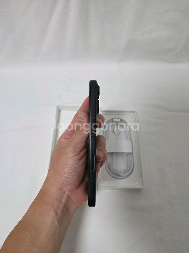 아이폰 16 스그 256GB / 생활기스 외 상태 최상--4
