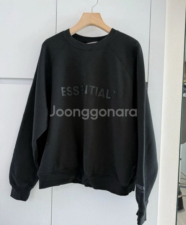 정품 에센셜 블랙 맨투맨--0