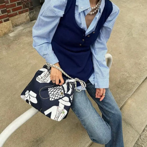 고걸 버튼니트탑