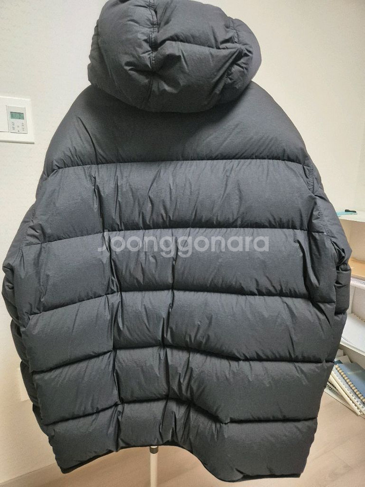스톤아일랜드 심리스 나일론 24FW 후드 패딩 팝니다.--2