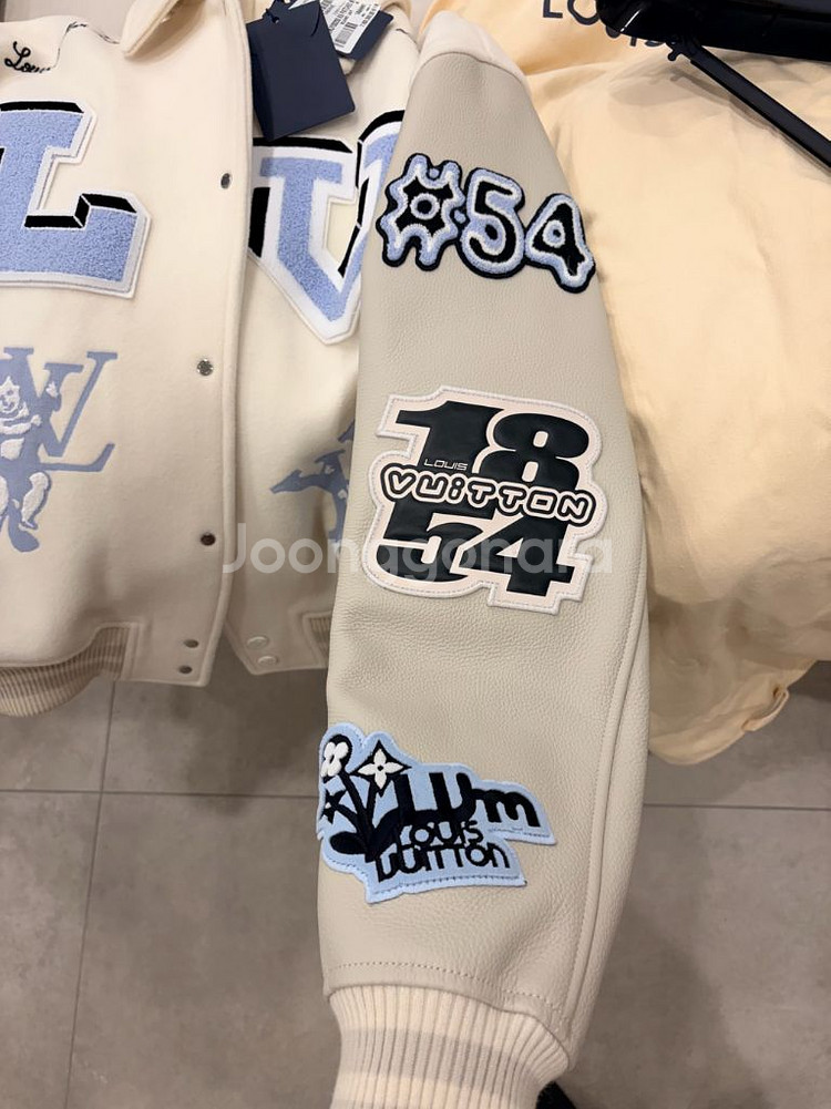 루이비통 바시티 50size 자켓--2