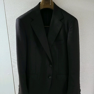 소버린 다크브라운 모헤어 수트