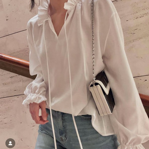 블랑쇼 프릴블라우스 화이트