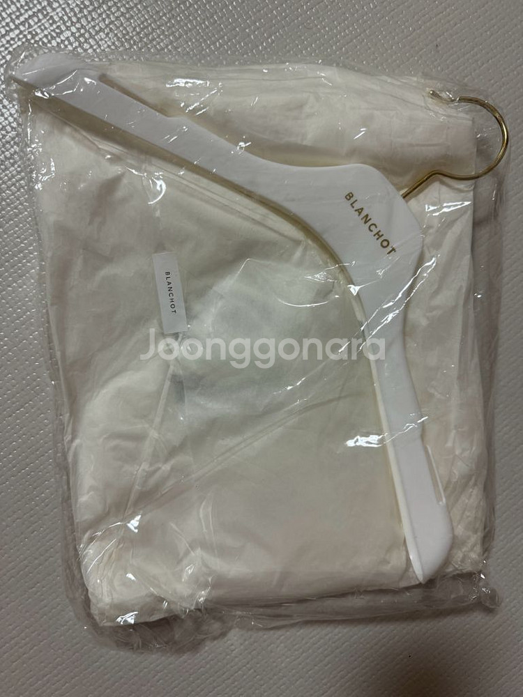 블랑쇼 프릴블라우스 화이트--8