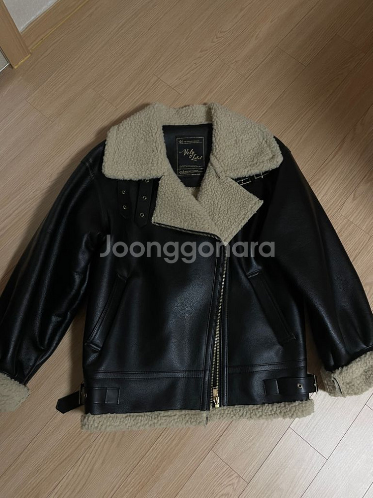 블랙 무스탕 자켓--0