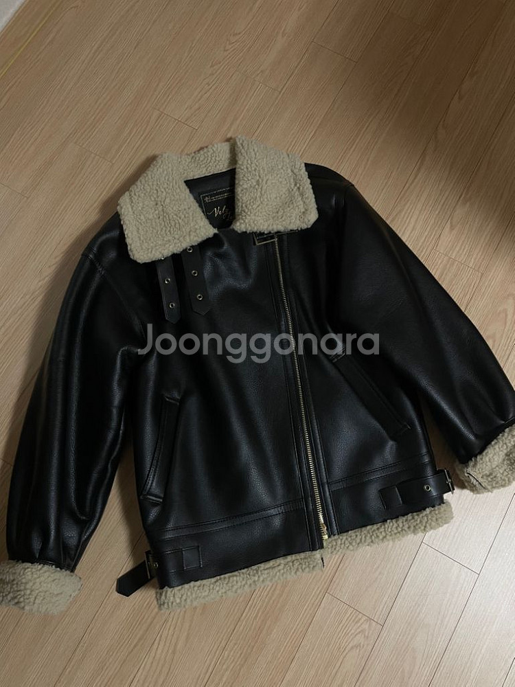 블랙 무스탕 자켓--1