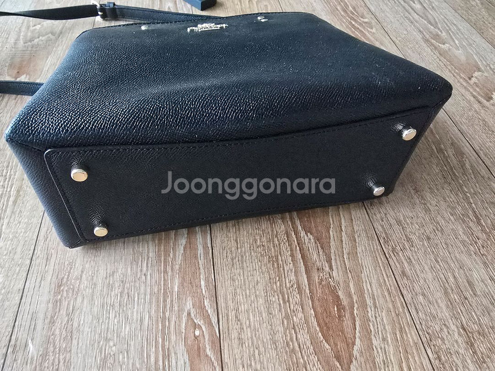 코치가방팝니다--1