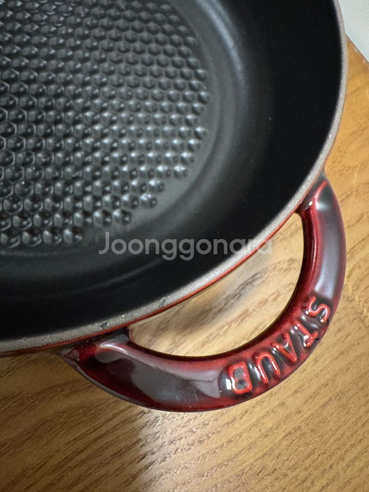 스타우브 24cm 팬은 미사용 새거 뚜껑 사용감있음--2