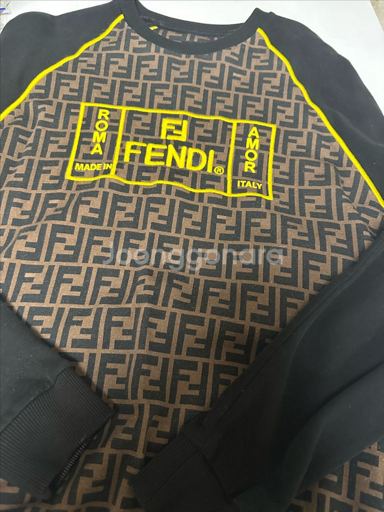 펜디 맨투맨 셔츠--0