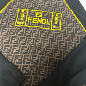 펜디 맨투맨 셔츠