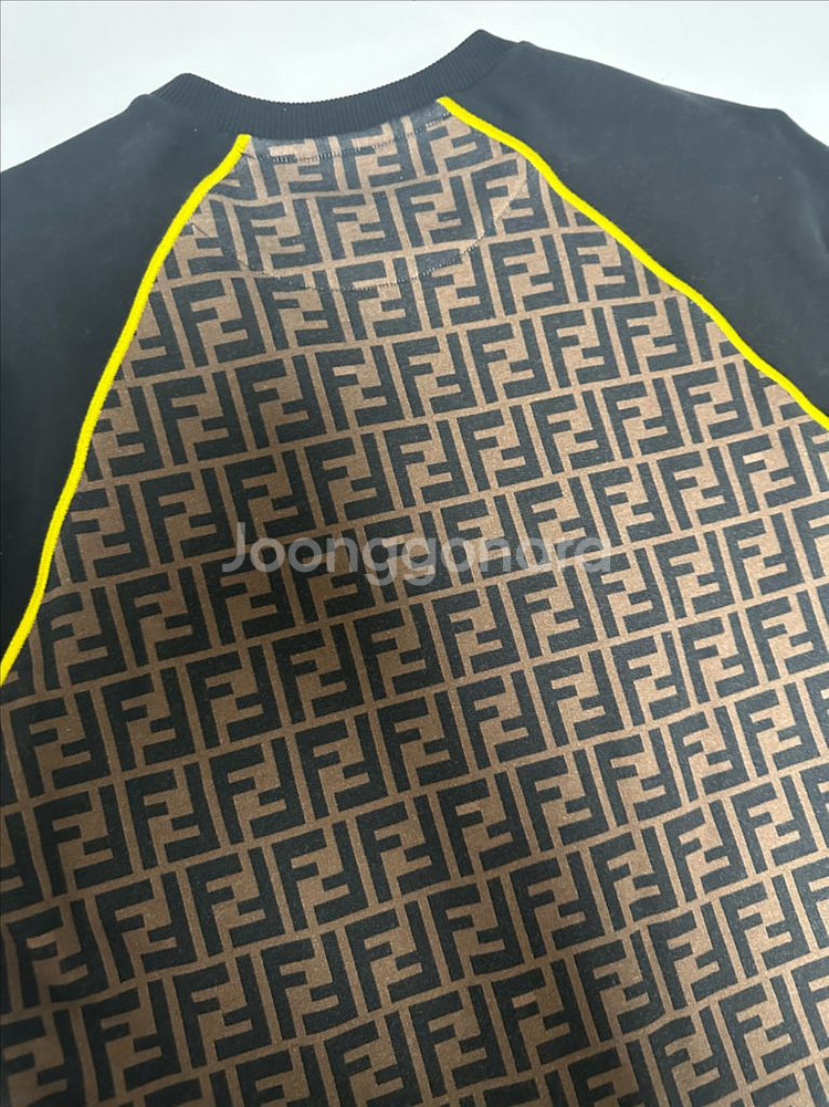 펜디 맨투맨 셔츠--2