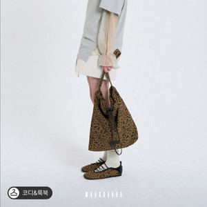 SYSTEM 레오파드 드로우백 브라운 판매해요