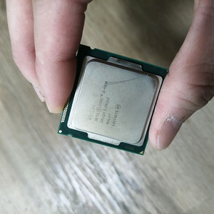 i5 4690 인텔 CPU + 기본쿨러