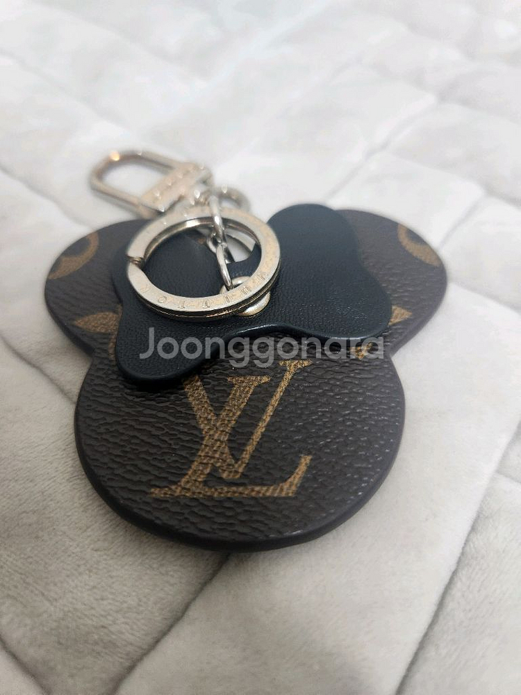 [급처] 루이비통 미키마우스 모노그램 키링 블랙--1