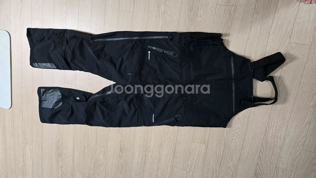 볼컴스트레치+빕오버롤 3L고어텍스 보드복 판매합니다--3