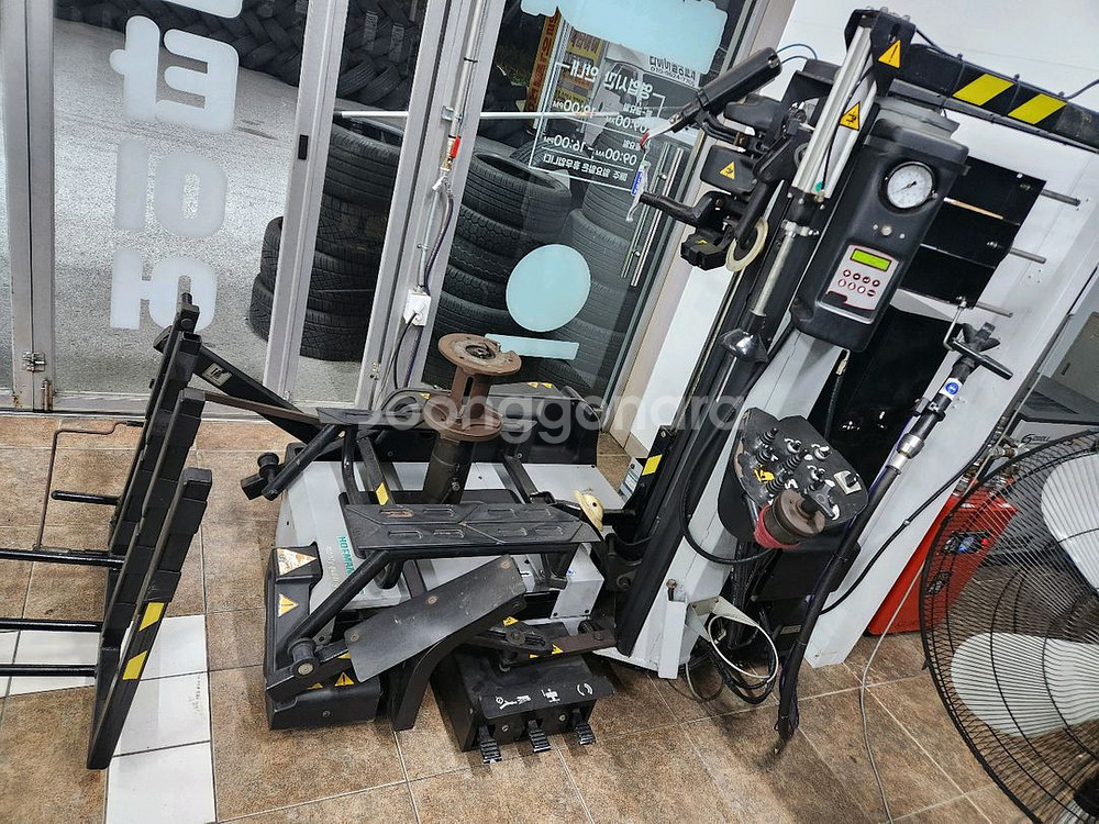 호프만전자동 승용차 타이어탈착기--3