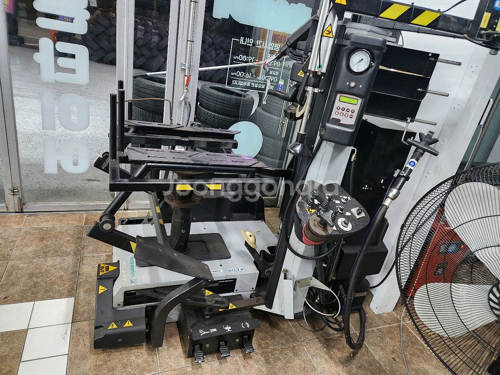 호프만전자동 승용차 타이어탈착기--2