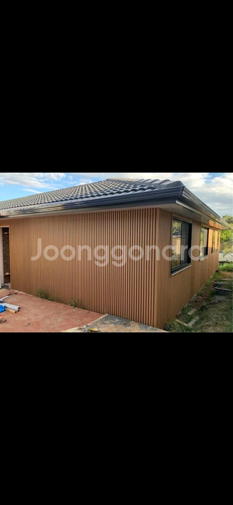 고급스러운 합성목재 사이딩 방부목 데크--0