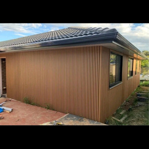 고급스러운 합성목재 사이딩 방부목 데크