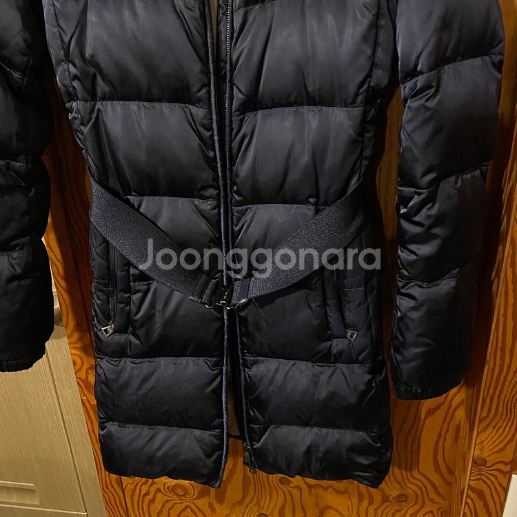 프라다 삼각로고 다운패딩 정품 판매합니다.--5