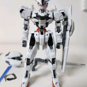 반다이 HG 캘리번 가조립 팝니다.