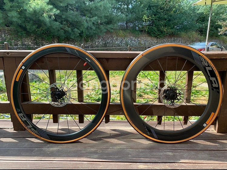 자이언트 SLR1 디스크 카본 튜블리스 휠셋--1