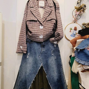 쥬시쥬디 체크 트위드 자켓. 유니크 데님스커트