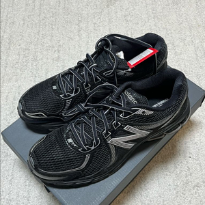 뉴발란스 860v2 블랙 그레이 285