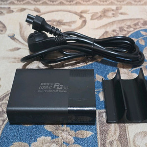 UM2 150W PD 고속 멀티충전기
