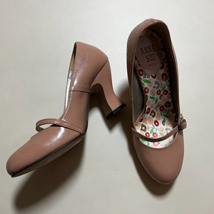 (새상품) 안나수이 메리제인 펌프스