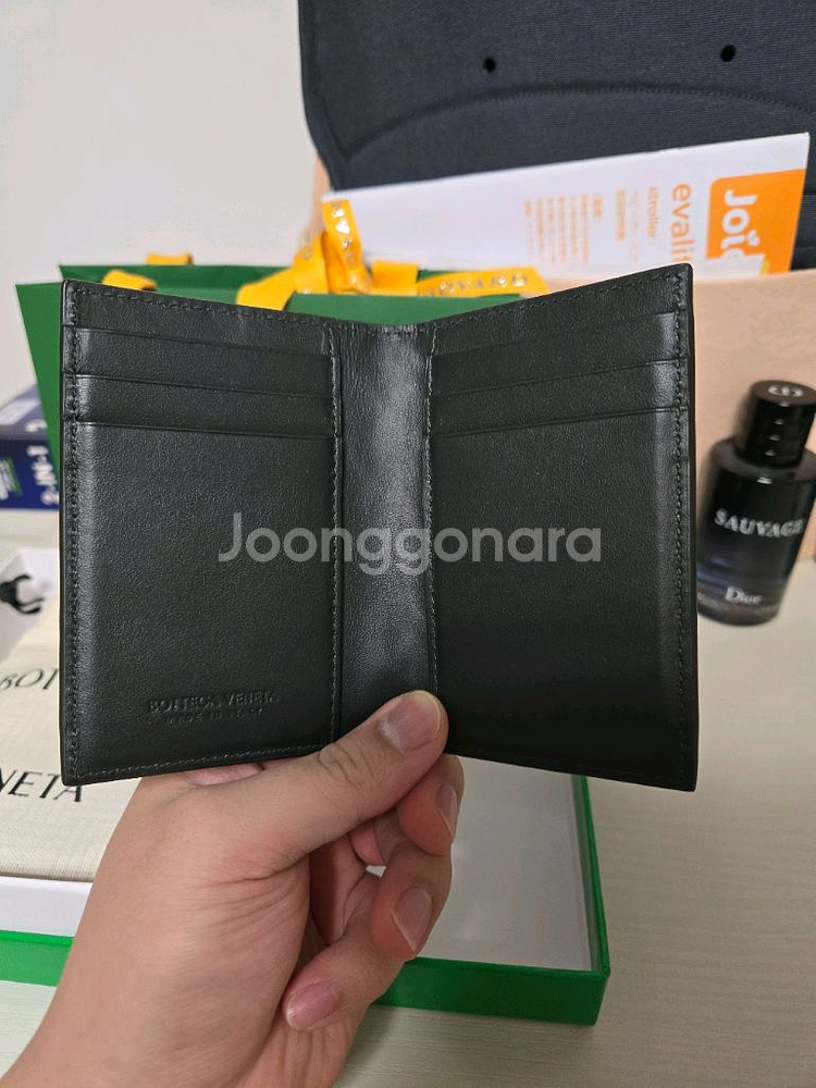 보테가베네타 인트레치아토 카드지갑 다크그린 민트급--2