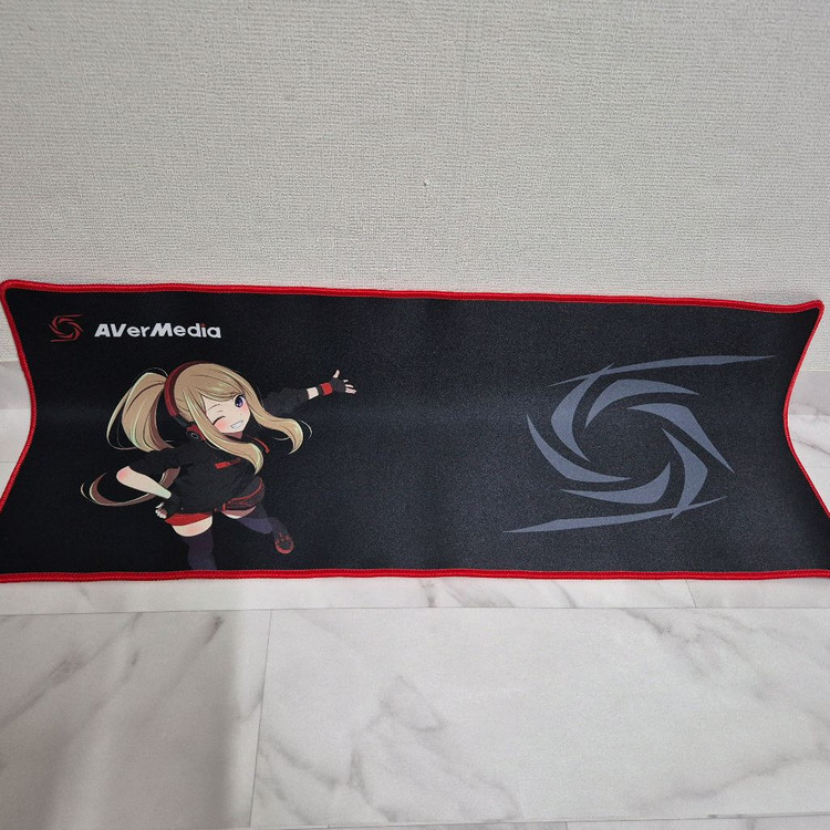 희귀굿즈) 엘레나 게이밍 장패드--3