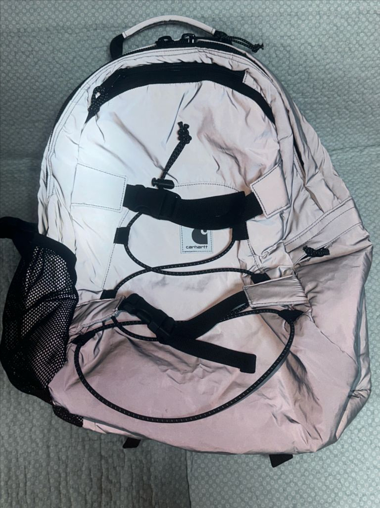 칼하트WIP 리플렉티브 백팩 팝니다. 이미지