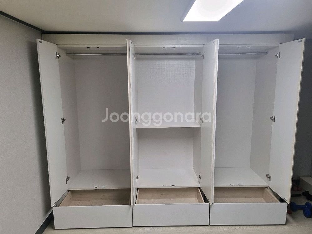 이사가서 깨끗한 장농 무료나눔 합니다.--3