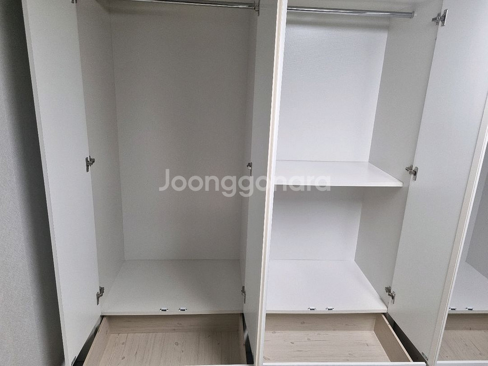 이사가서 깨끗한 장농 무료나눔 합니다.--2