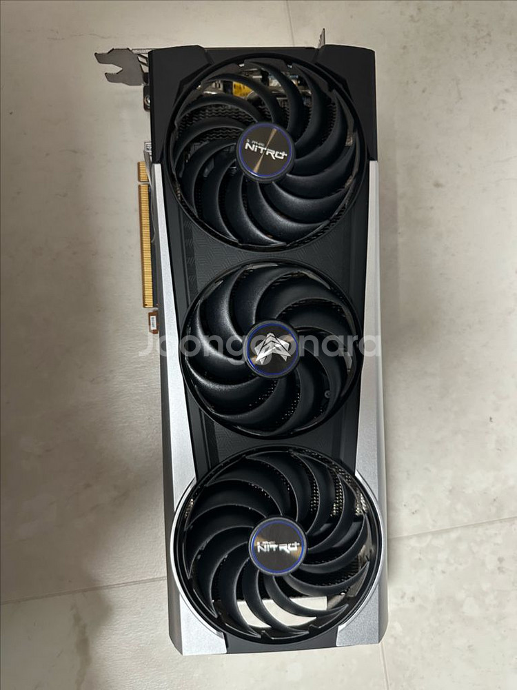라데온 사파이어 RX6700XT 니트로+ 그래픽카드--0